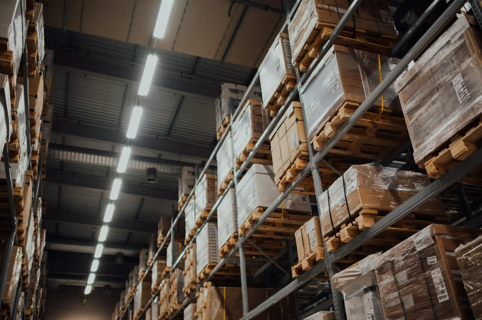 Application photography for industrial product packaging